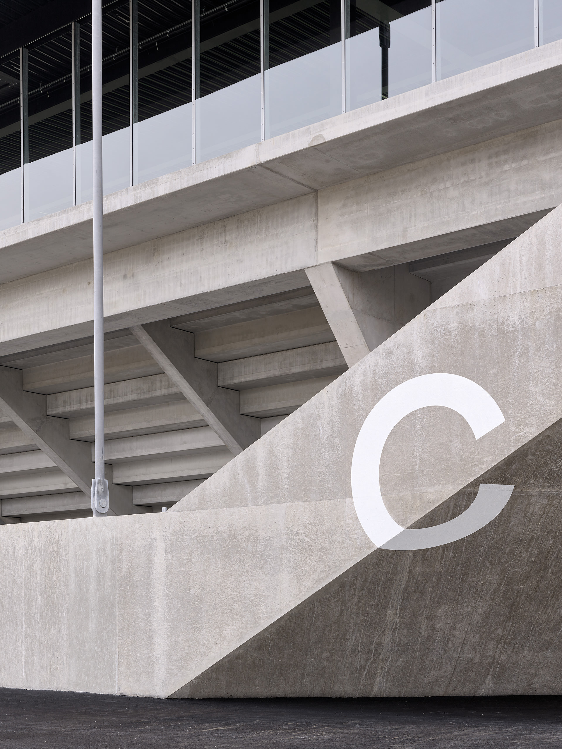 Stade de la Tuilière, Lausanne